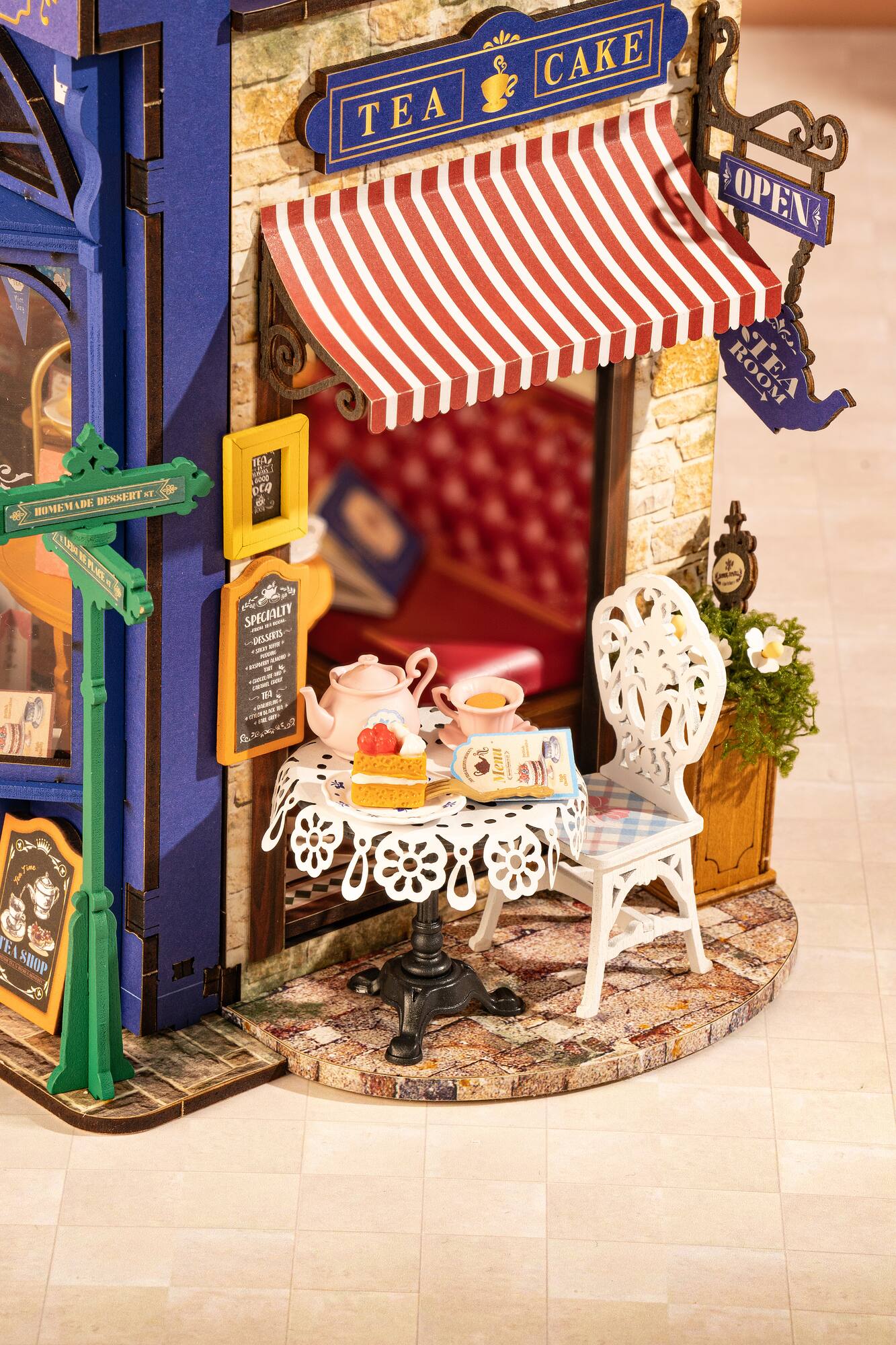 Rolife® Leisure Time Tea Room DIY Miniature House Kit